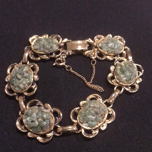 Vintage Jewelry - 🎉❤️HP TY @Raynedan 👏❤️Vintage Swoboda unmarked Jadeite bracelet